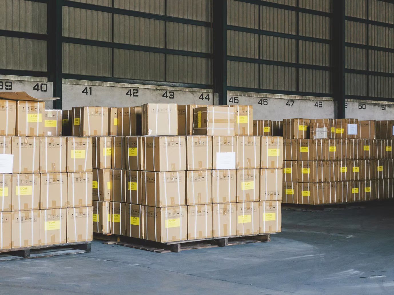 Pallet storage inside a warehouse